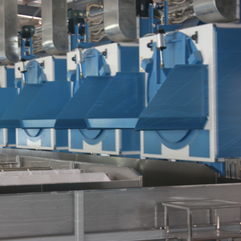 在選擇布草洗滌服務時，應該考慮哪些因素